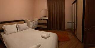 Гостевой дом NIKOLE Кутаиси Двухместный номер Делюкс с 1 кроватью и душем-2